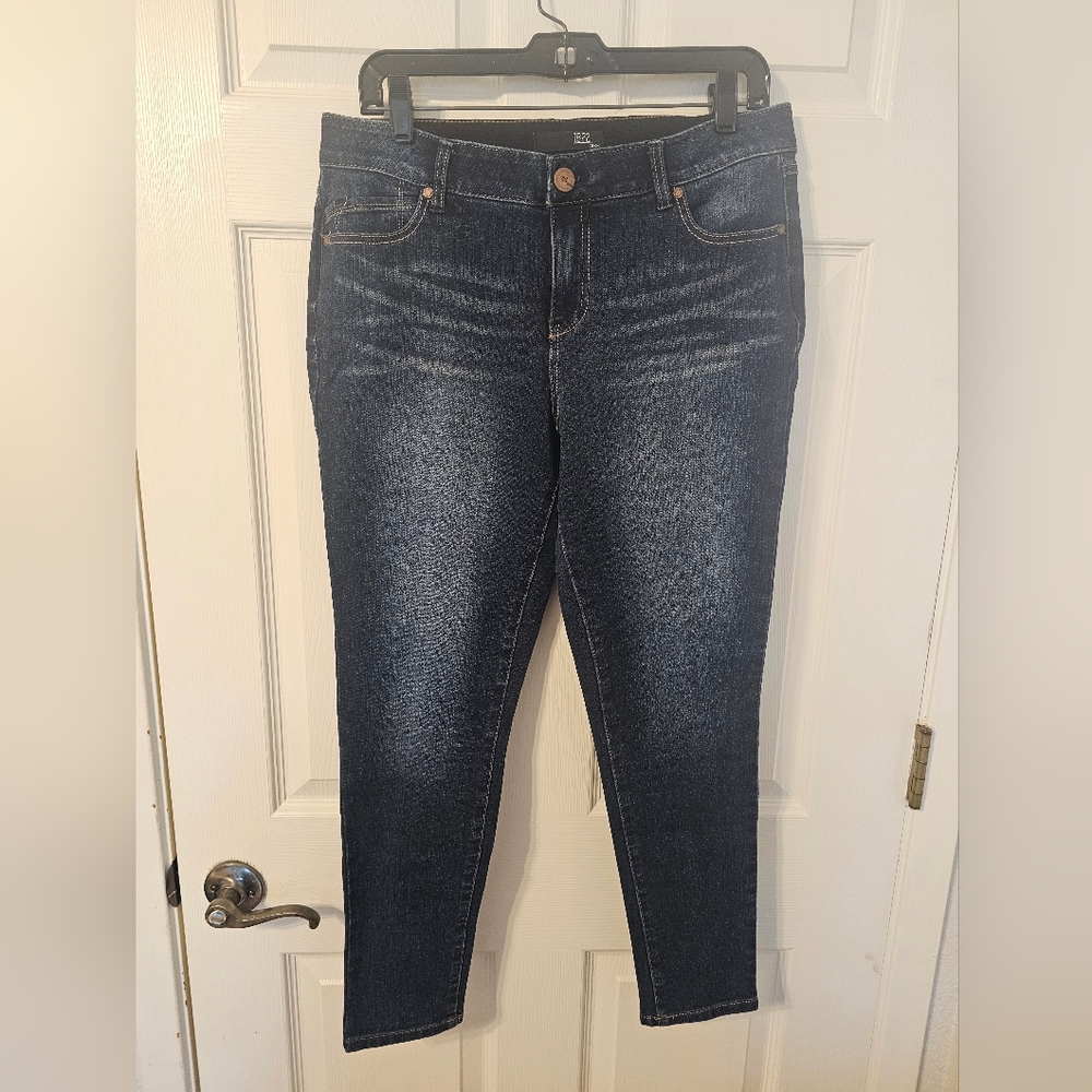 1822 Denim Mid Rise Tummy Control Ankle Jeans
